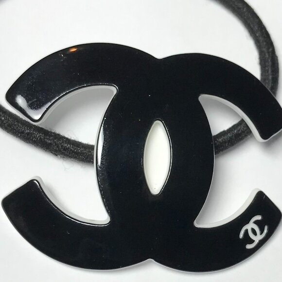 Black & White CC Pony Tail - Picture 16 of 16